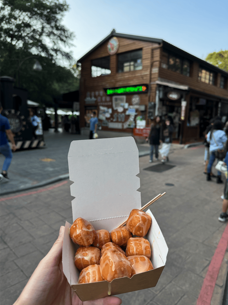 煉乳⼝味的⼩饅頭 10 顆 60 元