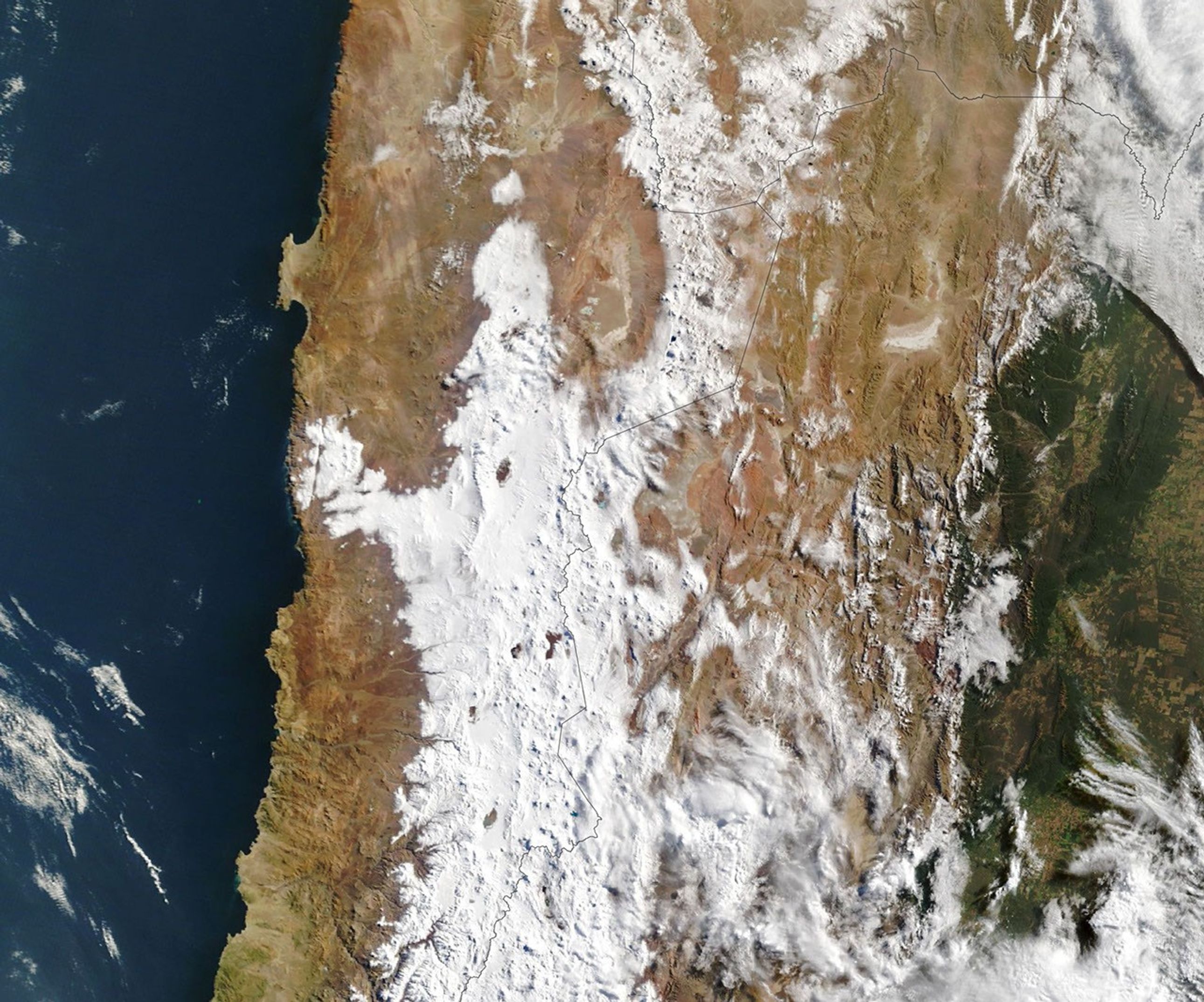 世界最乾燥的地方之一也會下大雪?Landsat 與 MODIS 如何看見 Atacama Desert 的極端事件
